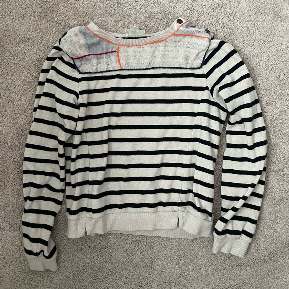 Sweatshirt
